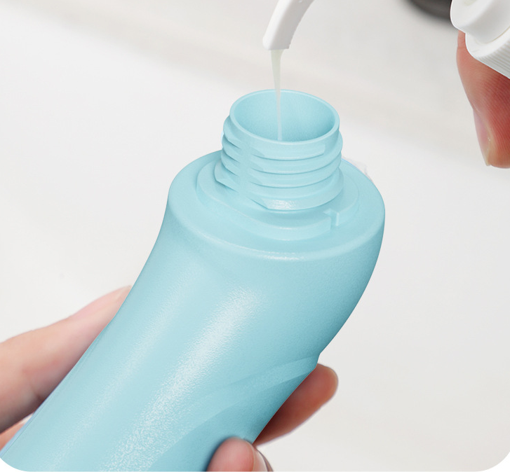 Hand-held Pet Bath Brush